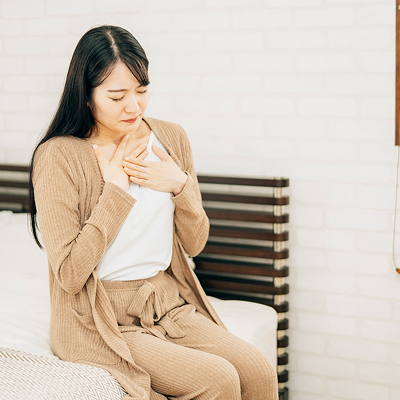 動悸、息苦しさ、発汗、めまいなどの自律神経症状